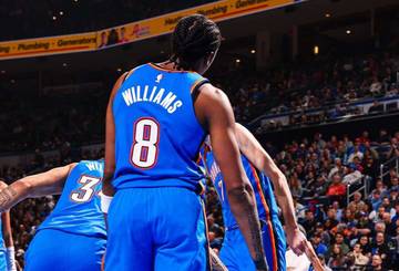 Aksi Pemain Thunder Saat Kalahkan Raptors
