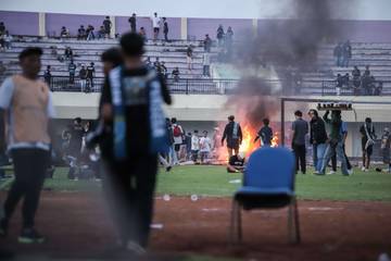 Potret Kerusuhan Laga Persela Lamongan Vs Persijap Jepara