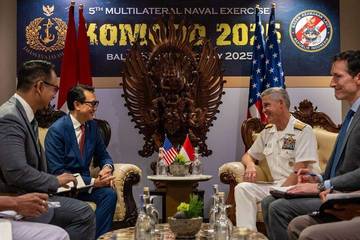  Angkatan Laut Amerika Serikat Partisipasi Latihan Multilateral Komodo