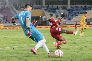 Persis Bermain Imbang 1-1 dengan Semen Padang