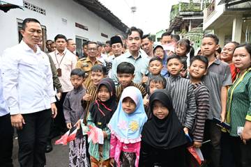 Momen Wapres Gibran Sapa Warga Kelurahan Terban Yogyakarta