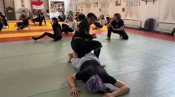 Indonesia Kenalkan Pencak Silat di Bulgaria 