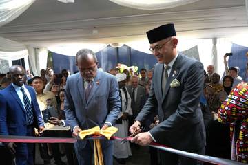 Wamenlu RI Turut Resmikan Kedubes Angola di Jakarta 