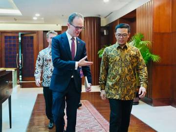 Menlu RI Terima Kunjungan Kehormatan Dubes Inggris 