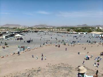 Jemaah Haji Indonesia Ziarah ke Jabal Uhud