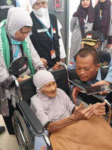 Potret Mbah Sumbuk, Jemaah Tertua di Tanah Suci