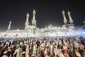 Potret Jemaah Haji Salat Isya di Masjidil Haram