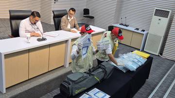 KPK Tunjukkan Barang Dugaan Korupsi Pengadaan EDC BRI