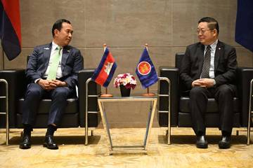 Pertemuan Bilateral Sekjen ASEAN-Menpar Kamboja 