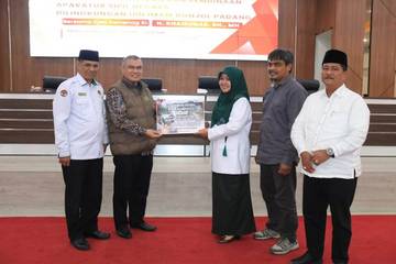 Kemenag Bantu Rp10,2 Miliar untuk Penyintas Banjir Sumbar