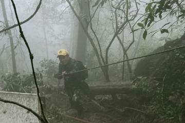 Prajurit TNI Temukan Enam Korban Kecelakaan Pesawat ATR