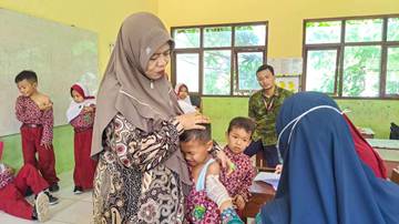Demi Jaga Generasi Sehat, MIN Sampang Gelar Imunisasi