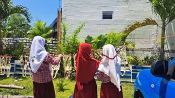Pelatihan Membatik Eco Print di Sampang