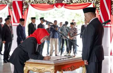 Bupati Sampang Lantik Puluhan Pejabat