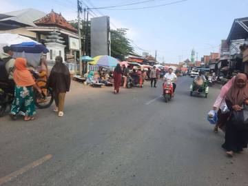 Pelayanan Pagi Anggota Polsek Banyuates Polres Sampang