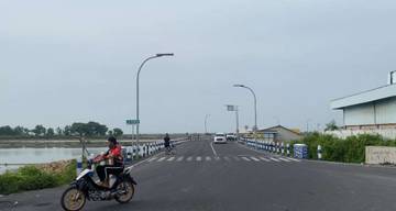 Arus Lalu Lintas di JLS Sampang