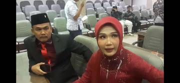 Bapak dan Anak, Widodo dan Laela Dilantik Sebagai Anggota DPRD Rembang 