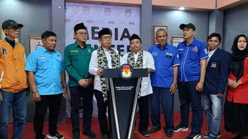 Pasangan Fauzi-Ahmad Konpres Usai Daftar ke KPU Batang
