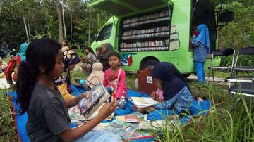 Tingkatkan Gemar Membaca, Perpustakaan Keliling Hadir di Tengah Warga