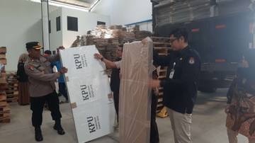 KPU Terima Logistik Bilik Suara Pilkada 2024