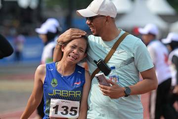 Ekspresi Atlet Para Atletik Saat Meraih Emas di Peparnas XVII 2024