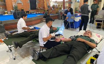 Sambut Hari Radio ke-79, RRI Singaraja Gelar Donor Darah