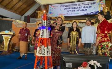Puncak HUT, RRI Lakukan Penyulutan Obor Tri Prasetya