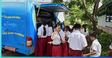 Dinas Perpustakaan Sintang Berikan Pelayanan Keliling