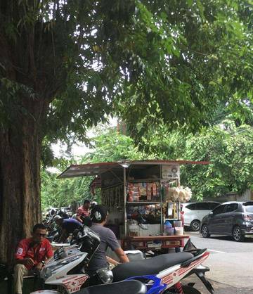 Asyiknya Warkop Motor Box Cak Ali