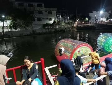 Wahana Baru Bola Air Raksasa Kota Lama