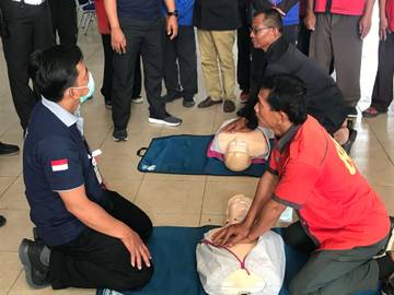 Pelatihan CPR di Terminal Tipe A Tirtonadi Menjelang Libur Nataru