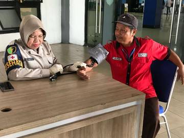 Ramp Check dan Tes Kesehatan Menjelang Nataru di Terminal Tirtonadi