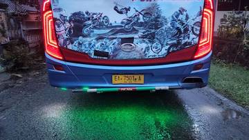 Polisi Evakuasi 2 Bus Pariwisata Tersesat di Hutan Tunggangan