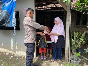 Polisi yang Berbagi Berkah dari Peternakan Ayam Kampung