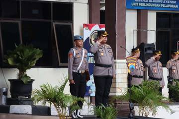 Dua Personil Polres Wonogiri Terima Kenaikan Pangkat Pengabdian