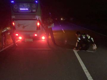 Polisi Olah TKP Lakalantas Motor VS Mobil di Pracimantoro