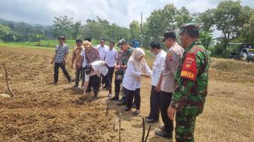 Polres Wonogiri Lakukan Penanaman Jagung di Kecamatan Jatipurno