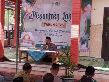 Polisi Wonogiri Isi Kajian Santri Lansia di Wuryantoro 
