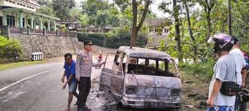 Kebakaran Mobil Carry di Sidoharjo Wonogiri 