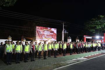 Personil Polres Wonogiri Amankan Gereja Dan Obyek Wisata