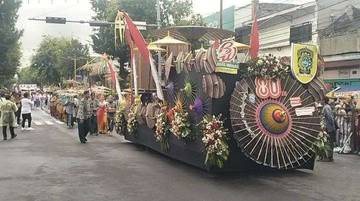 Karnaval Mobil Hias Klaten Meriah