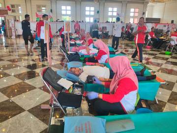 Ratusan Pendonor Sukarela Klaten Terima Penghargaan