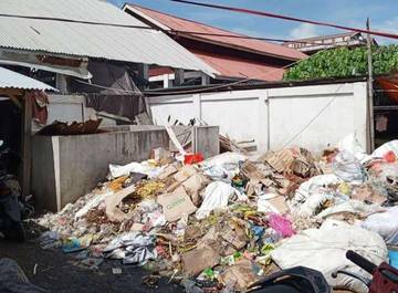 Sampah Menumpuk di Pasar 66 Tagulandang