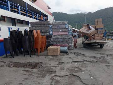 Barang Kelontongan Dari Manado Tiba di Pelabuhan Nusantara Tahuna