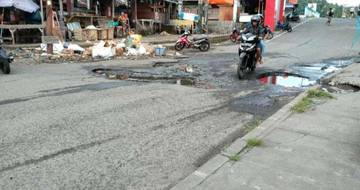 Jalan di Belakang Pasar Ampera Siau Timur Memperihatinkan