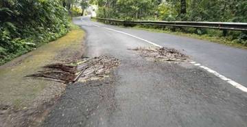 Dinas PUPR Sitaro Tampal Jalan Berlubang