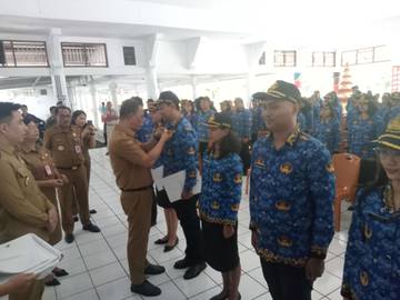 Bupati Sangihe Thungari Serahkan SK Pengangkatan CPNS 2024