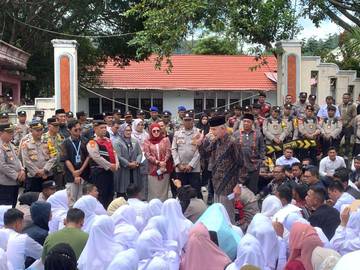 Aksi Unjuk Rasa Nakes di Depan DPRK Aceh Tengah