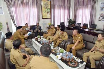 Bupati Tagore tugaskan Camat dan Reje Bertemu Wamenkop