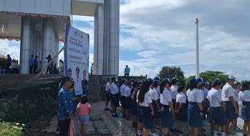 Upacara Hardiknas 2024 Diinspekturi Bupati E2L